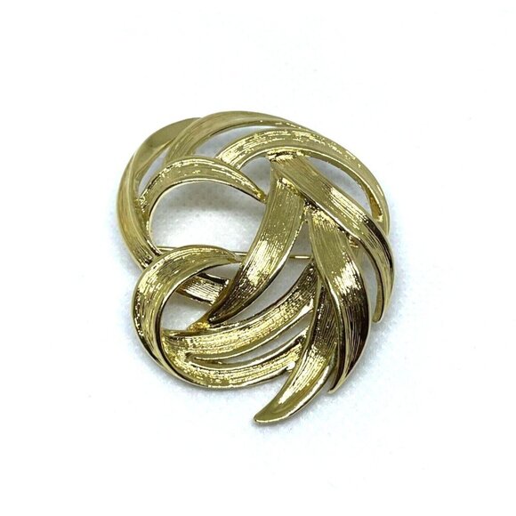 Vintage Monet Swirl Brooch Pin Brushed Gold Tone - Picture 1 of 5